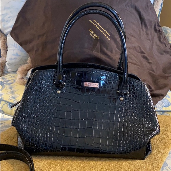 kate spade Handbags - Kate Spade Satchel 🎉HP🎉